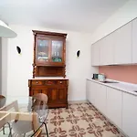 Habitavit En * Caceres