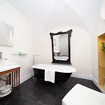Habitavit En *