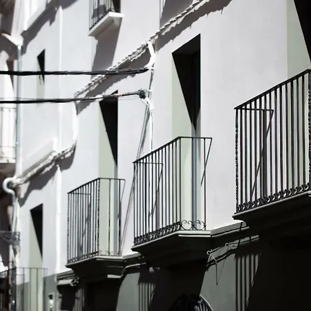 Habitavit En * Caceres