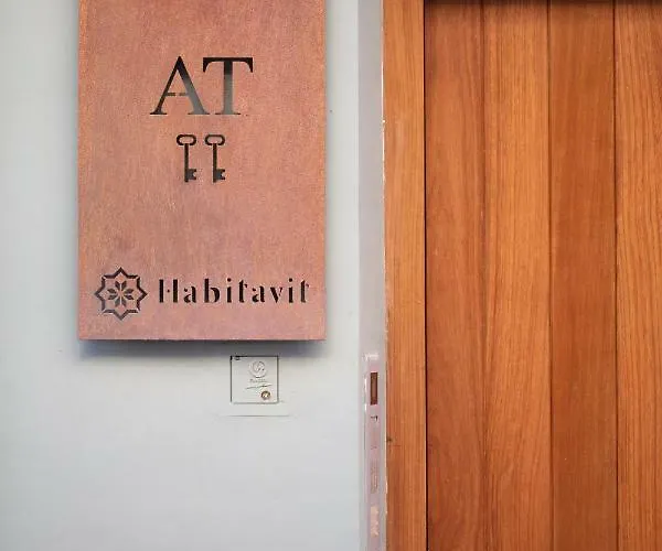 Habitavit En *