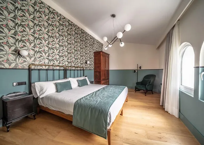 Habitavit En * Касерес